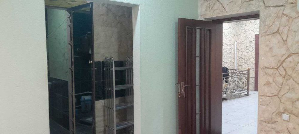 Квартира сотилади 4 хона Янги бозорда