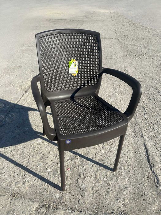 Комплект маса и 4 стола за вашата тераса