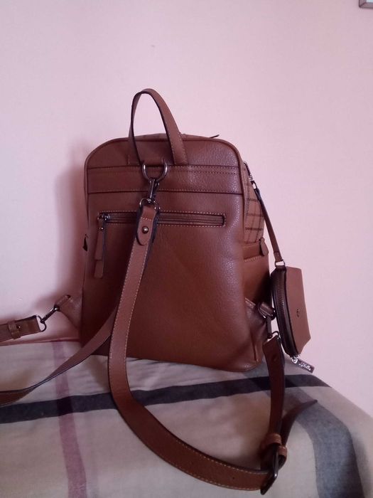 Кафява дамска раница Doca