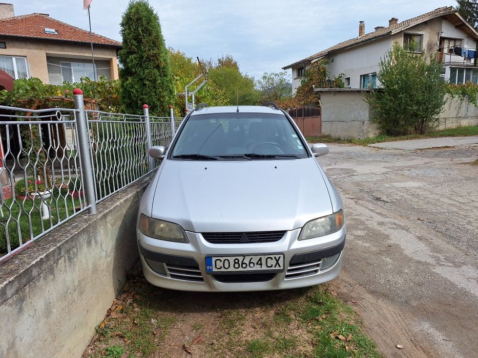 Митсубиши спеис стар!! Възможен коментар на цената!!