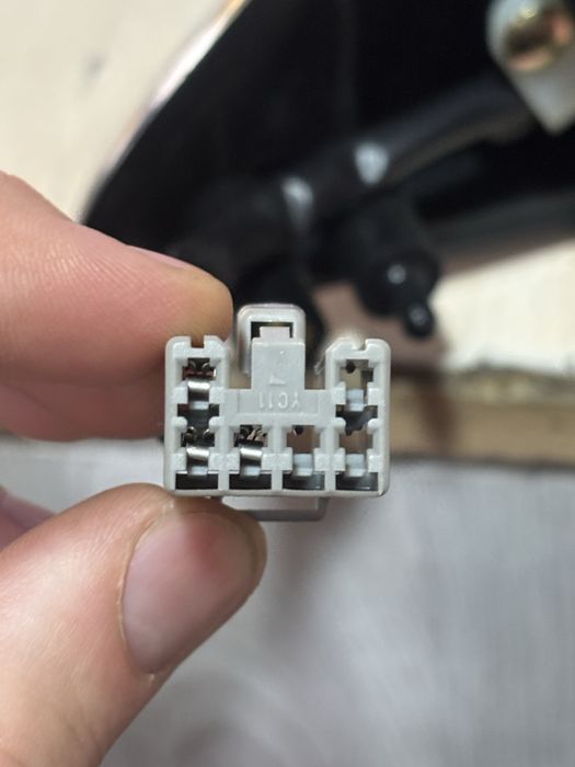 Боковое зеркало карина