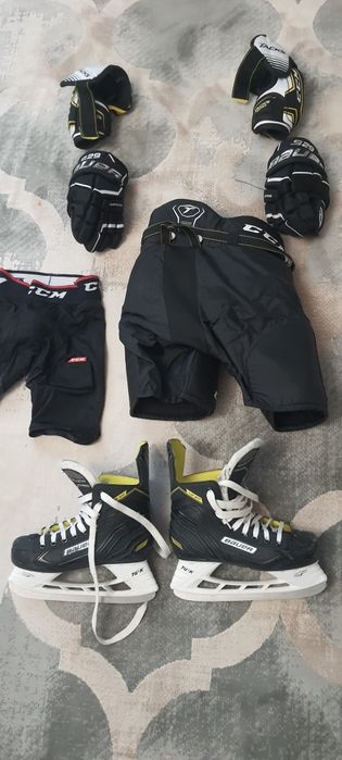 Patine hochei și echipament pentru copii