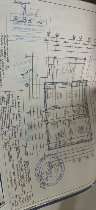 Casă plan partier de vânzare