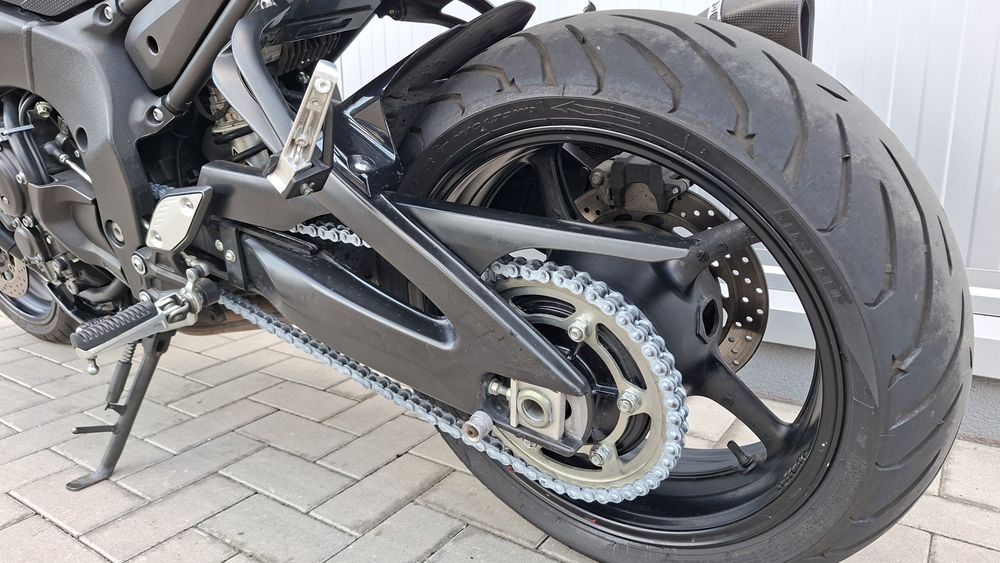 MotoFly vinde Yamaha FZ8 an 2011 Akrapovic