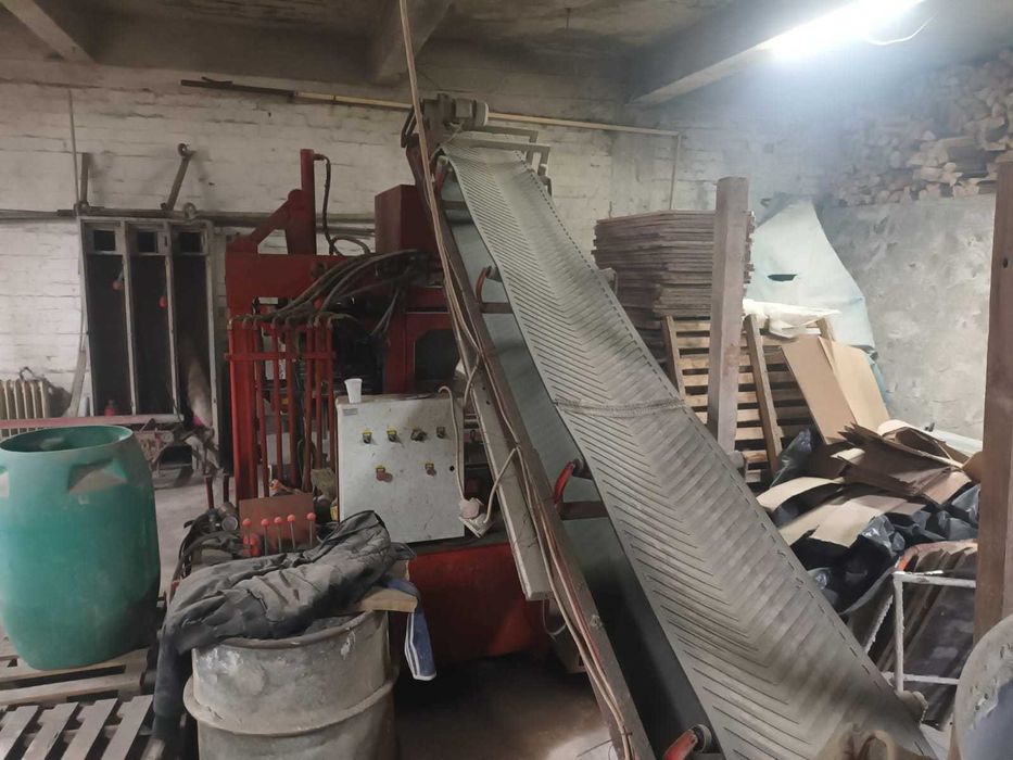 Vibropresa pentru boltari, rigole, coame, pavele, borduri din beton