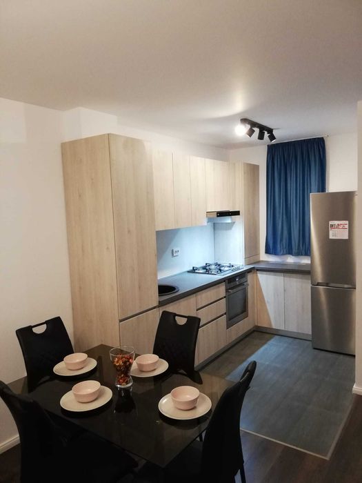 Casa 3 camere de inchiriat | Bragadiru, Cartierul Latin | 650EUR neg | 2 locuri parcare, drum privat