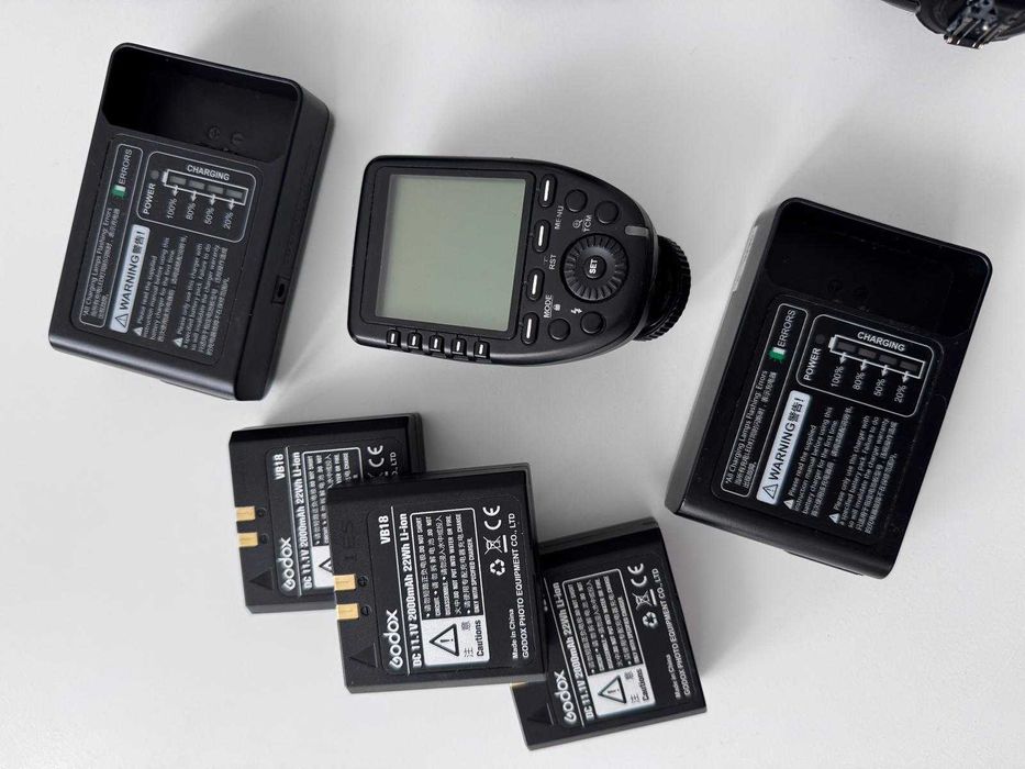 Pachet Profesional Godox Sony: 3x Bliț V860II-S + Transmițător XPro + Accesorii