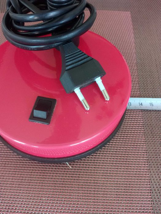 Работна(нощна),чупеща се лампа.