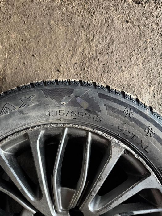 Продам резину с дисками R 15