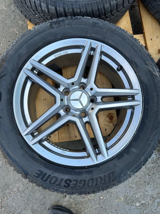 Джанти с Гуми 235/55R17 Mercedes