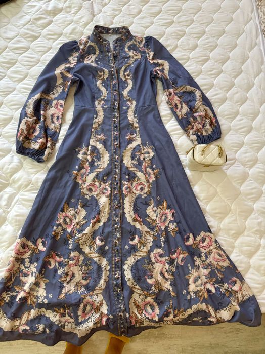 Женская одежда Платье