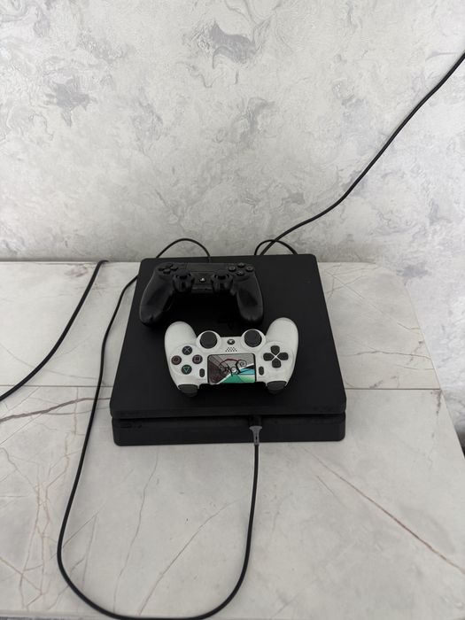 Ps4 slim 1 Tb (с дисководом)