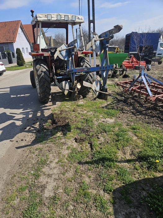 De vânzare plugu si cositoare kuhn 165