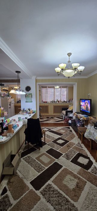 Продаётся трёхкомнатная квартира