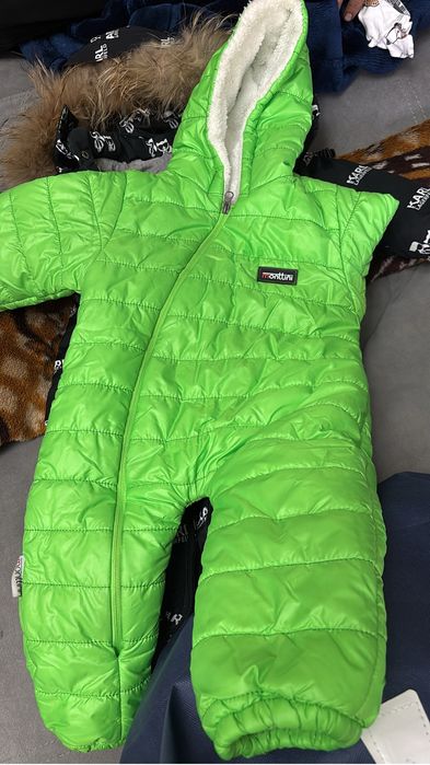 Продам 2 комбинезона 20000