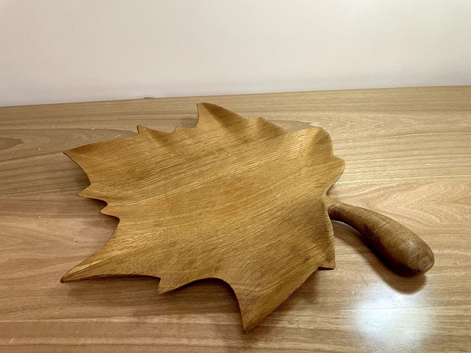 Тарелка дубовая "Клён"/