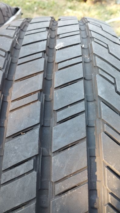 Continental VanContact 225/75/16