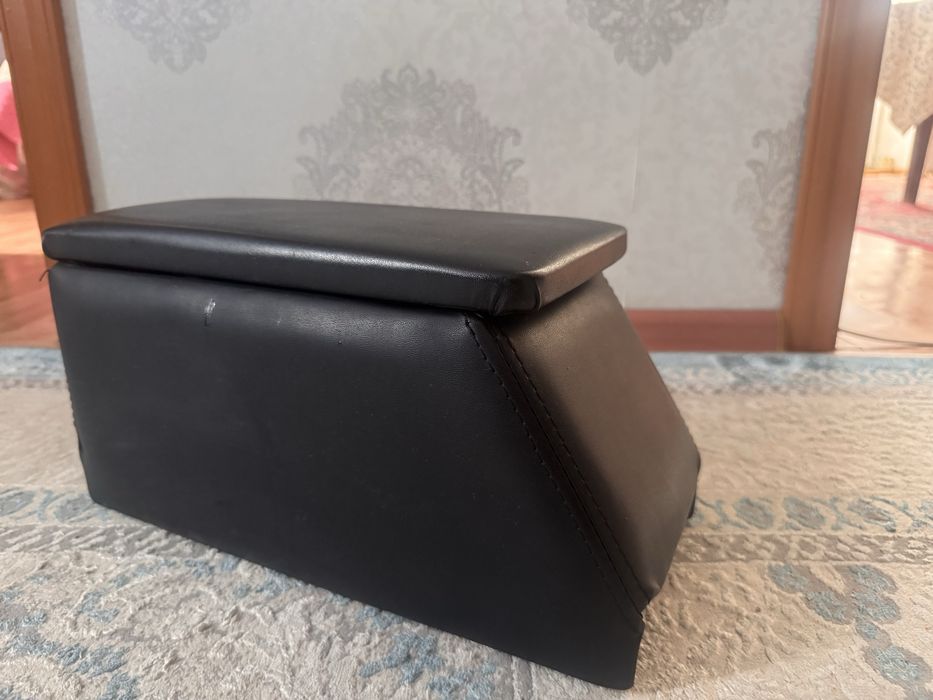 Подлокотник на мерседес