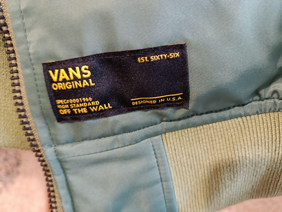 Оригинални Зимни якета Vans - чисто нови с етикет