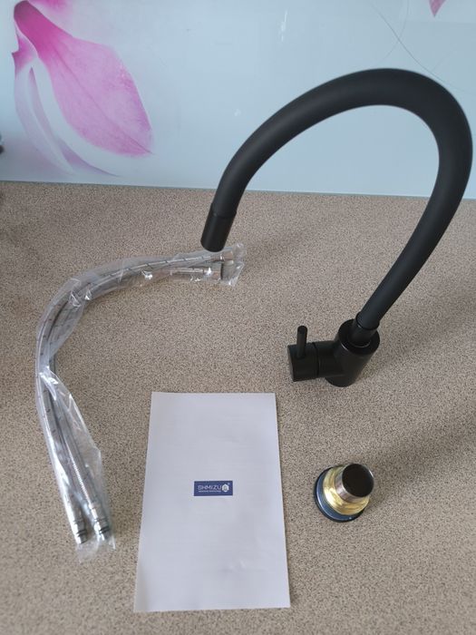 Продам смеситель на кухню