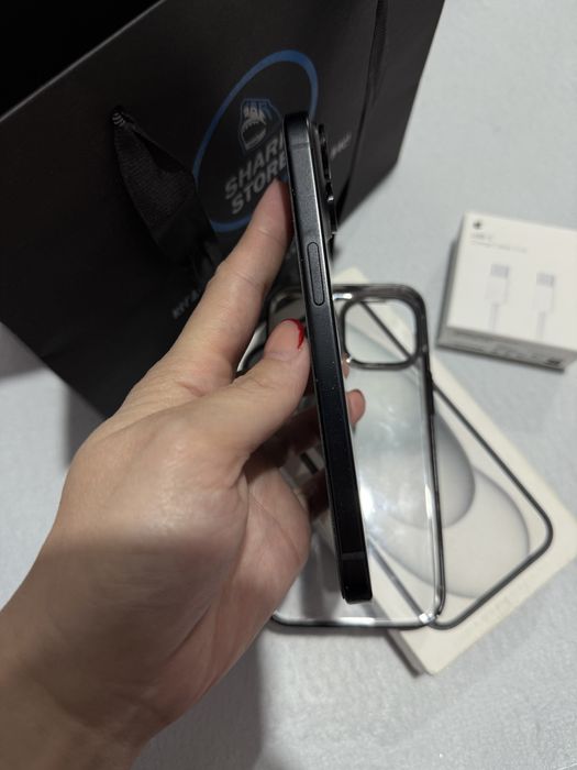 Продам Iphone 15, 128ГБ