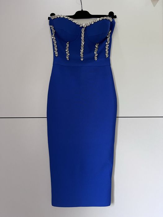 Официална рокля с пайети без рамена