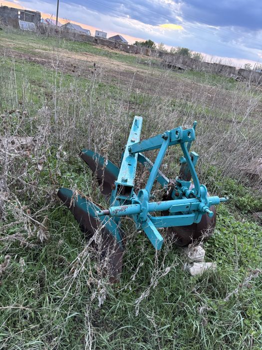 Срочно продам плуг 3х корпусной на Мтз-82,1