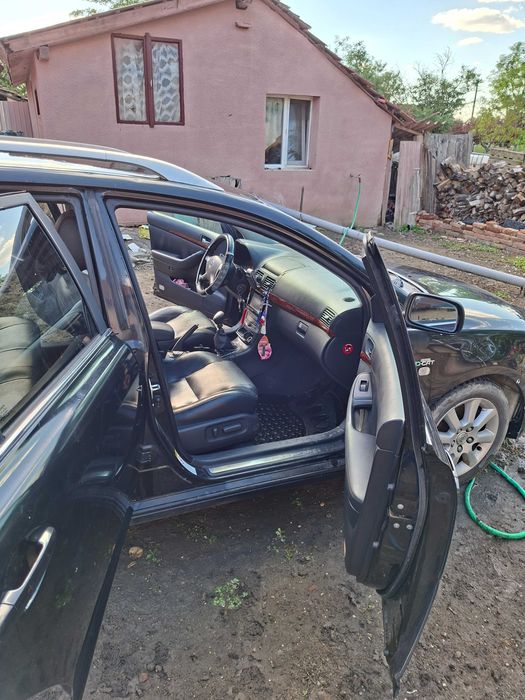 Vând Toyota Avenssis din 2009,motor 2.2 ăn stare perfectă de funcționare preț 1500 euro.
