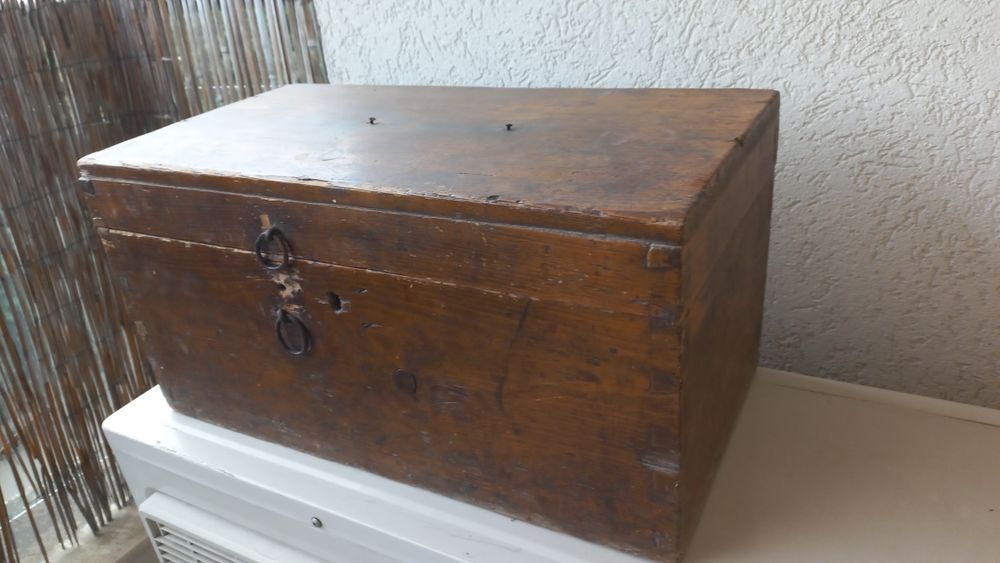 Cufar vechi lada de lemn