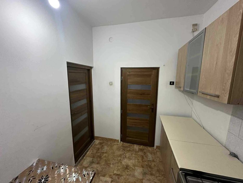 De vânzare – casă din cărămidă cu 2 etaje și 2 apartamente separate