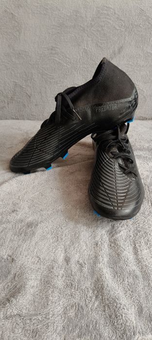 Ghete fotbal Adidas Predator