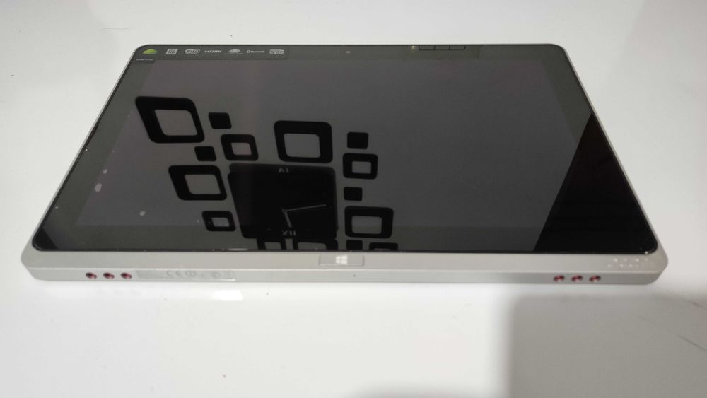 Acer Iconia W700 cu bateria defecta