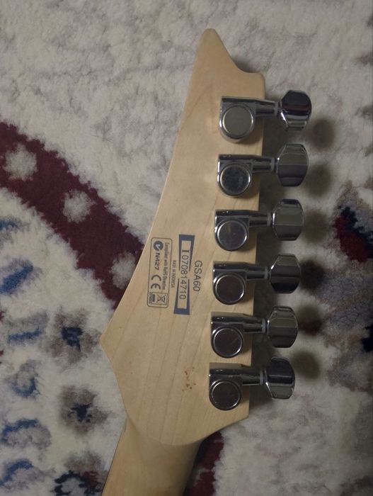 Gitara sotiladi holati ideal narxini kelishamiz