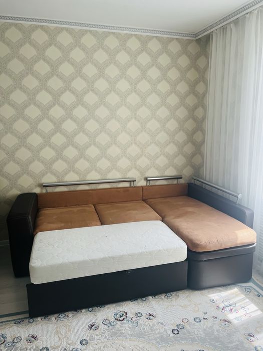 Б/у диван Россия