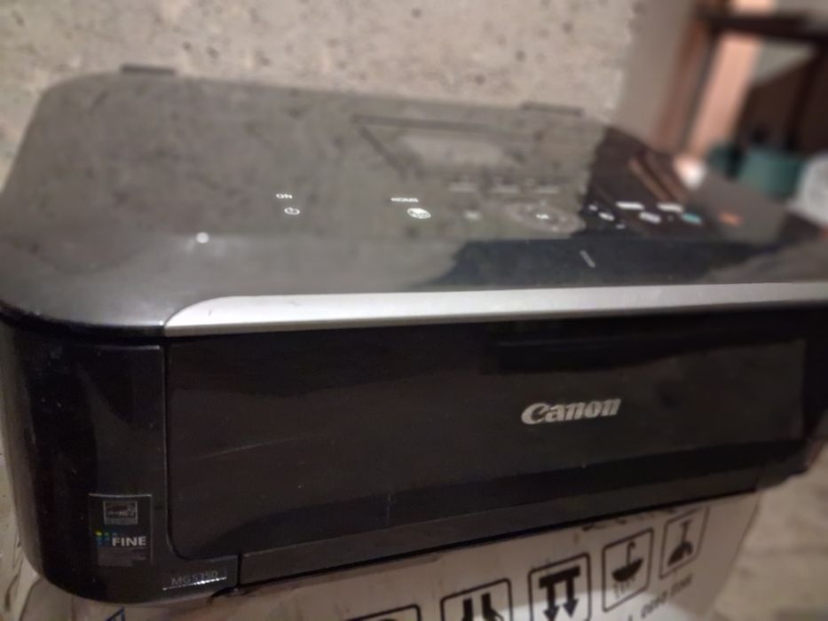 Принтери "hp " и" Canon" със скенер