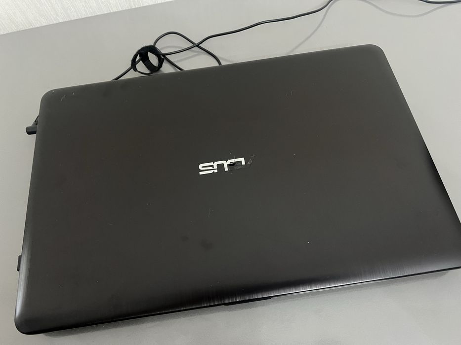 ASUS X540U в отличном состоянии