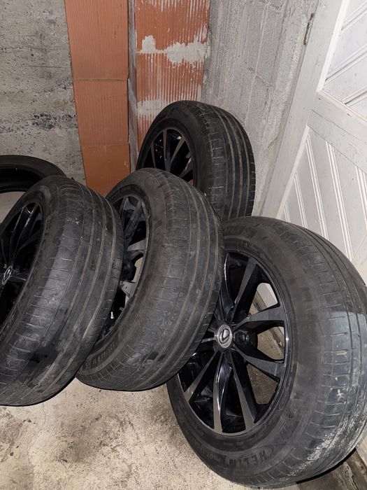 Jante aliaj originale Lexus cu anvelope Michelin