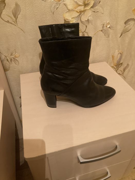 Сапоги кожанные бренда Basconi