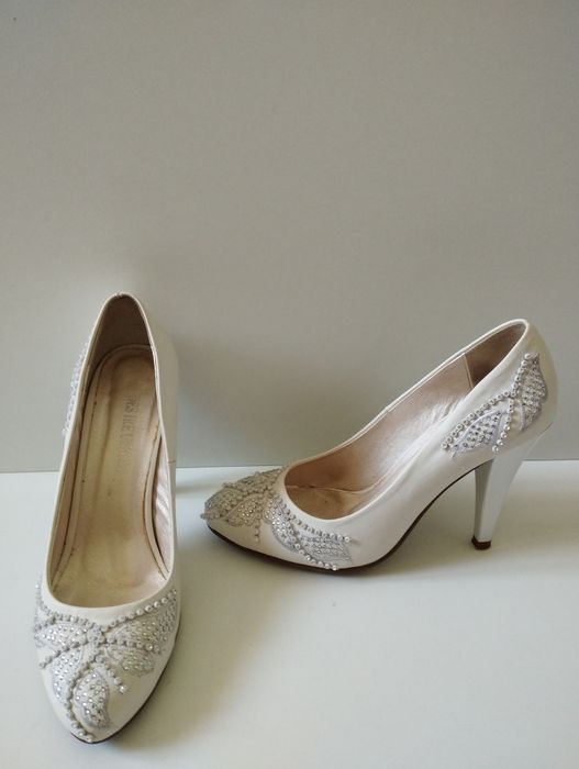 Туфли женские на каблуке