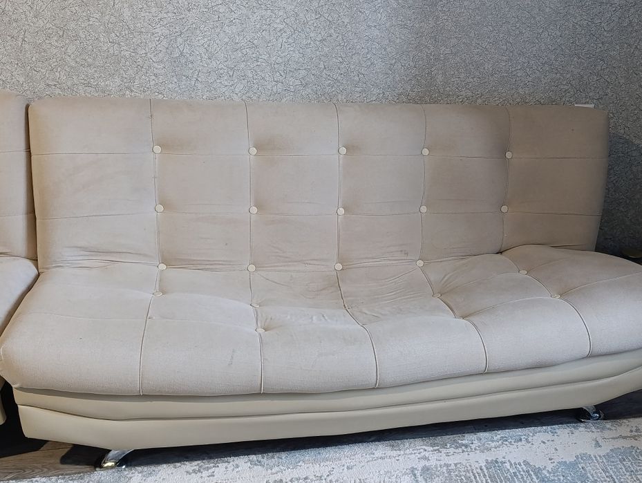 срочно продаю диван