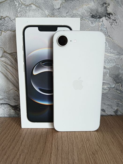 Срочно продам iPhone 16e