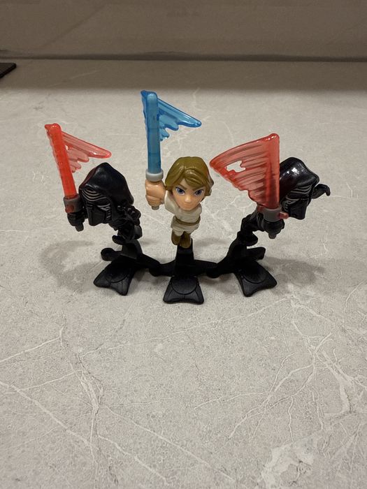 Продам 2 Кайло Рена и 1 Люка Скайуокера из Kinder Star Wars