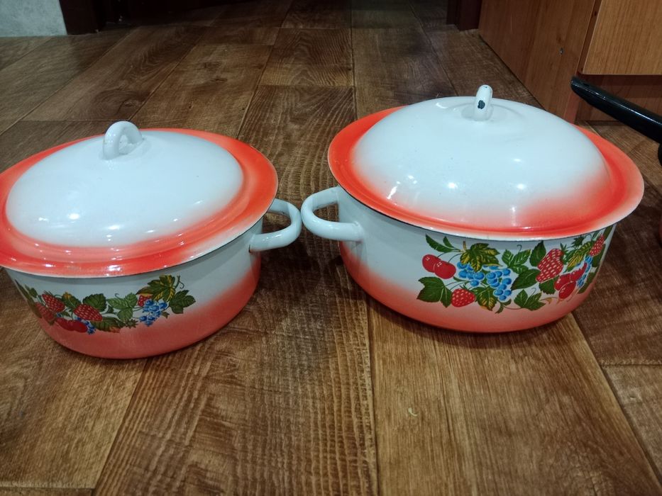 Продам набор эмалированной посуды.