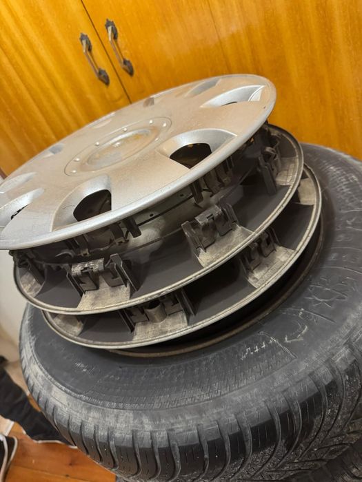 Все сезонни гуми с джанти 15