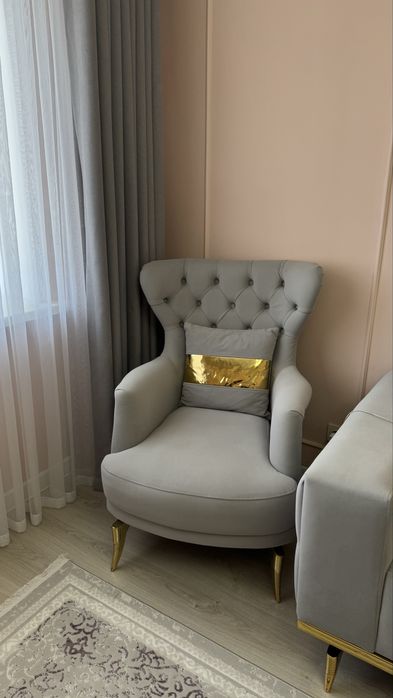 Продам кресло с подушкой