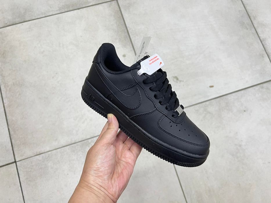 Încălțăminte sport Nike, adidas New Balance