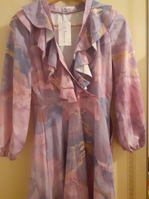 Продам платья по 5тысяч