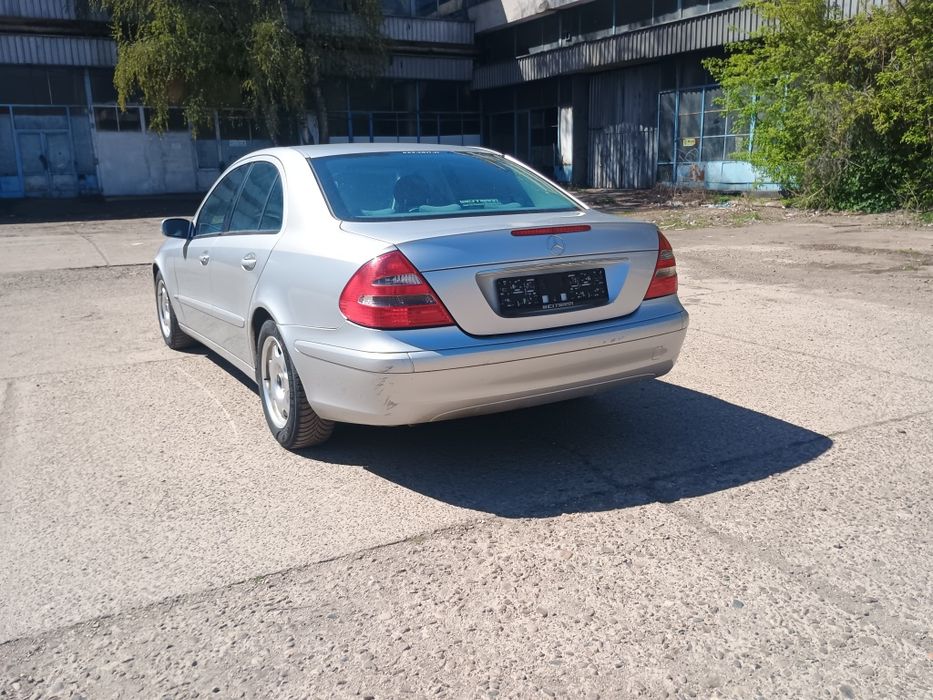 Mercedes-Benz E 220