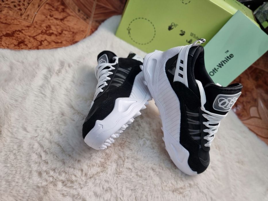 Adidași bărbați off White