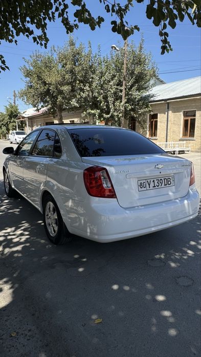 Лассетти 1.8 автомат 2011